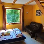Kis Haz Az Erdo Mellett - Little House Next To The Forest Апартаменты Балатонакараттья
