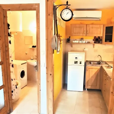 شقة Kis Haz Az Erdo Mellett - Little House Next To The Forest *