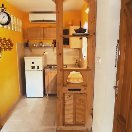 Apartment Kis Haz Az Erdo Mellett - Little House Next To The Forest