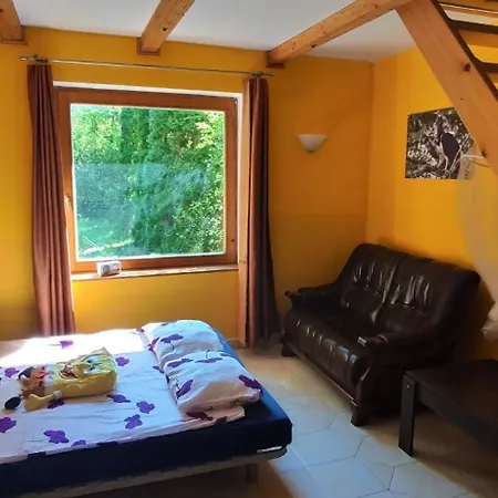 Kis Haz Az Erdo Mellett - Little House Next To The Forest Apartment Balatonakarattya