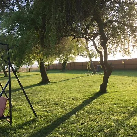 Kis Haz Az Erdo Mellett - Little House Next To The Forest شقة