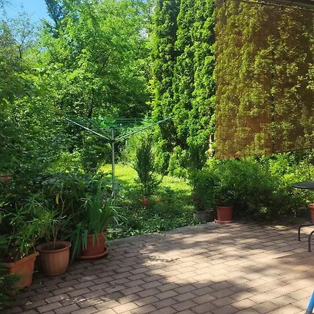 Kis Haz Az Erdo Mellett - Little House Next To The Forest شقة بالاتوناكاراتيا