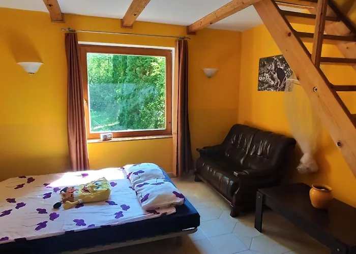 Kis Haz Az Erdo Mellett - Little House Next To The Forest Apartament Balatonakarattya