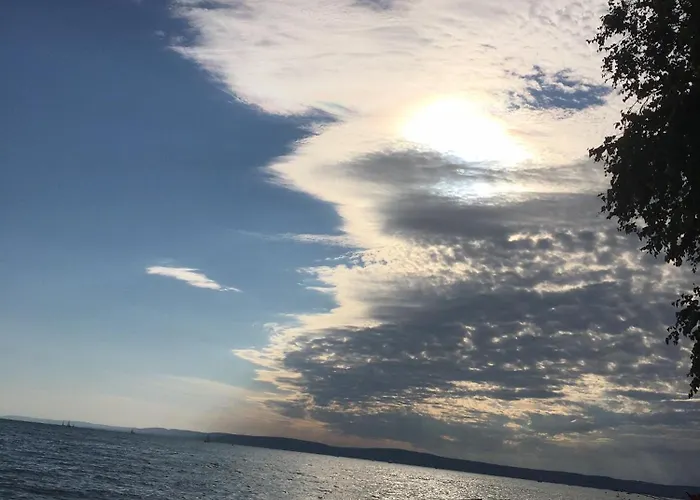 Appartement Kis Haz Az Erdo Mellett - Little House Next To The Forest Balatonakarattya